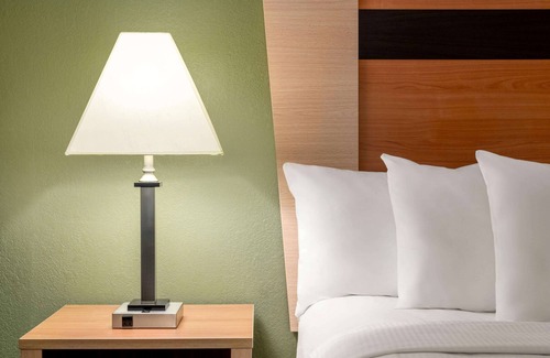 North Dartmouth Hotel | Baymont by Wyndham North Dartmouth/Fall River