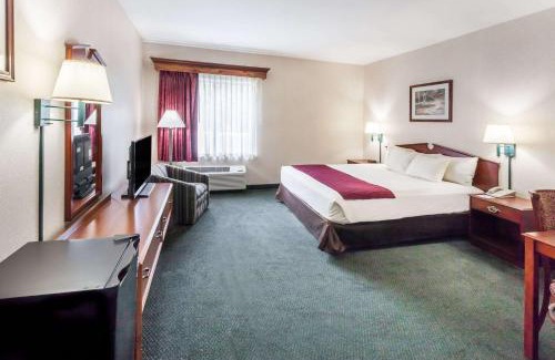 New Buffalo Hotel | Baymont by Wyndham New Buffalo