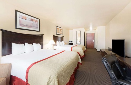 Perryton Hotel | Baymont by Wyndham Perryton