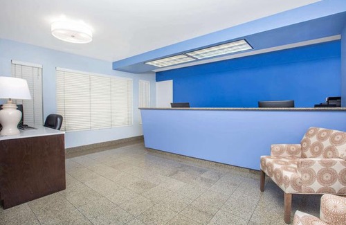 Cortez Hill Hotel | Baymont by Wyndham San Diego Downtown