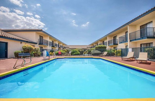 Tehachapi Hotel | Baymont by Wyndham Tehachapi
