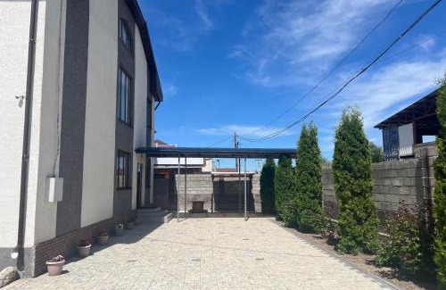 Karakol Bed & Breakfast | Bayotel
