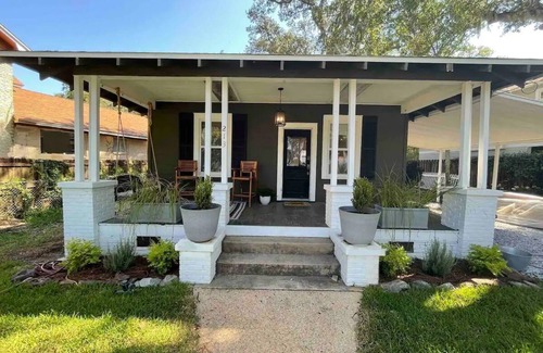 East Pensacola Heights House | Bayou Waterfront Cottage - Centrally Located!