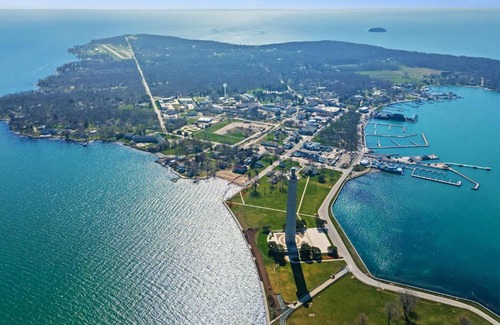Put-in-Bay Hotel | BayShore #324