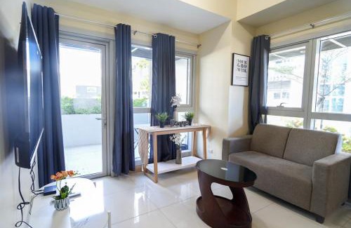 Tambo Apartment | bayshore residential resort 1 - 1BR Near Ayala Mall Manila Bay