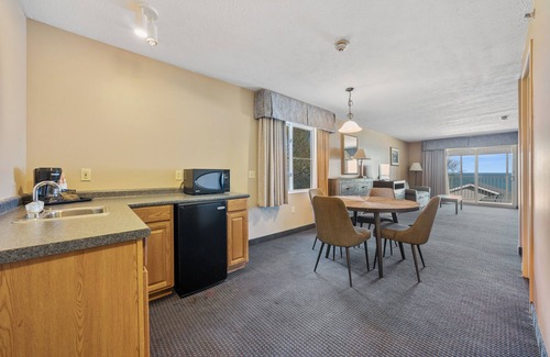 Put-in-Bay Hotel | Bayshore Resort at Put-in-Bay