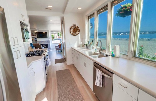 Mission Beach Condo | Bayside Bliss | 2BR Coastal Retreat w/Water Views