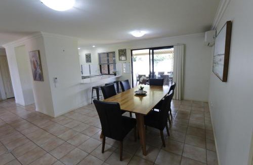 Rothwell House | Bayside Bliss 8 Sleeper Family Escape