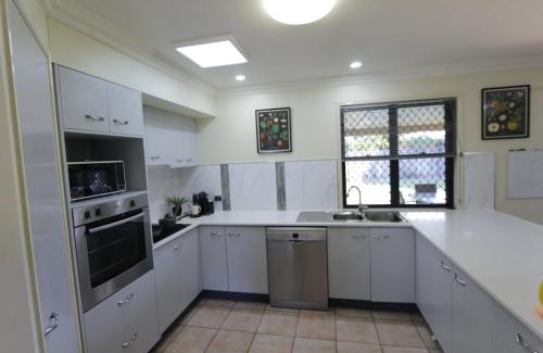 Rothwell House | Bayside Bliss 8 Sleeper Family Escape