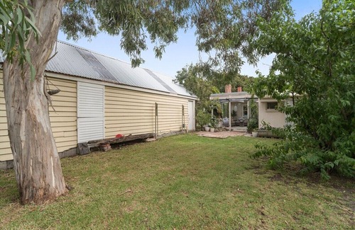 Mornington House | Bayside Cottage | 100m Beach | Stroll to Main St