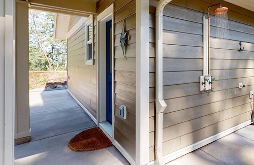 Lund Villa | Bayside Cottage - Private Paradise by the Sea