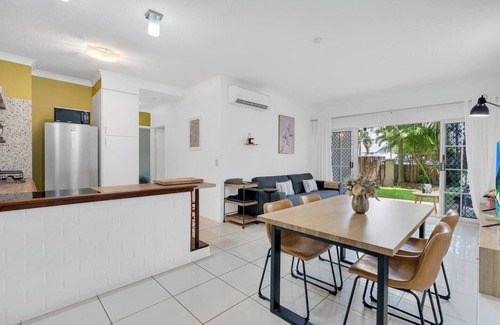 Cairns North Apartment | Bayside Escape A Short Stroll from the Esplanade