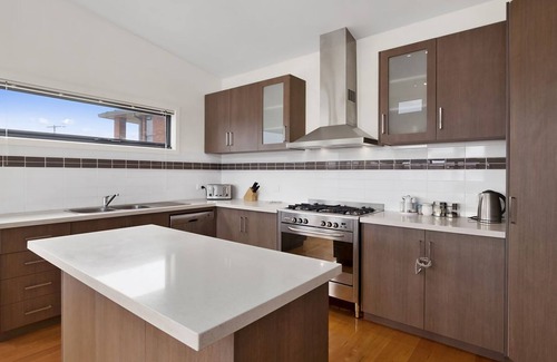 Portarlington House | Bayside Haven - High ceilings with stunning views