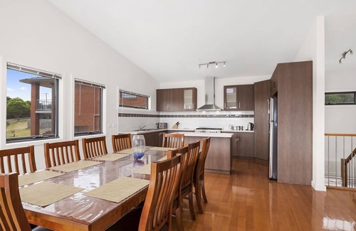 Portarlington House | Bayside Haven - High ceilings with stunning views