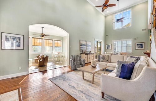 The Commons House | Bayside Resort - 36235 Sunflower