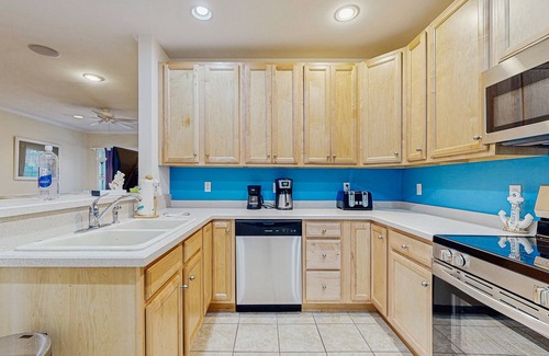 Sun Ridge Condo | Bayside Resort Dog-Friendly Condo w/Free WiFi, Shared Pools, & a Fitness Center