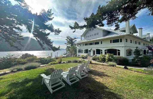 Rosario House | Bayside Waterfront King Ocean Views King Bed Pool