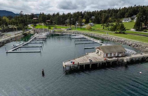 Rosario House | Bayside Waterfront King Ocean Views King Bed Pool