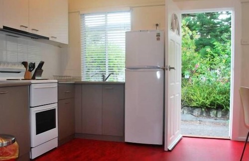 Vincentia Cottage | Bayswater Beach House Unit 1