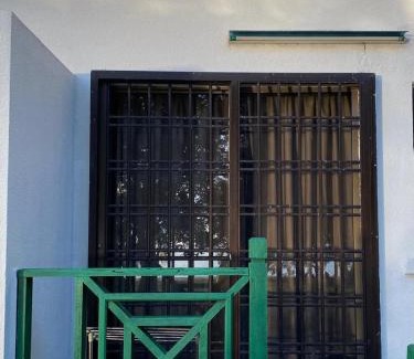 Si Rusa House | BAYU BEACH APARTMENT By FIONAMALIK GUESTHOUSES