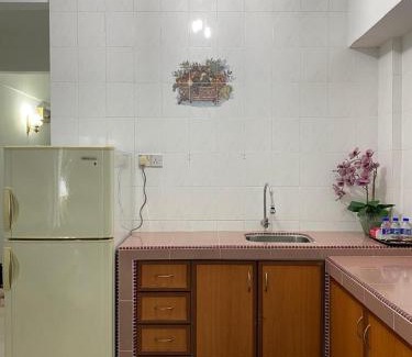 Si Rusa House | BAYU BEACH APARTMENT By FIONAMALIK GUESTHOUSES