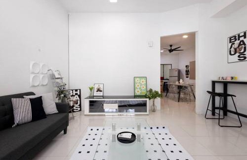 Kampung Pengkalan House | Bayu Tasik Guest House Pengkalan- free netflix