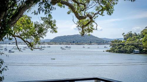 Killcare House | 'Bayview at Hardys Bay' by Accom Holidays