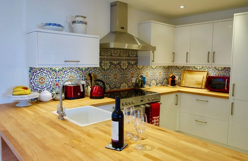 Mevagissey Cottage | Bayview Cottage - Breathtaking Harbour and Sea Views, with Complimentary Parking