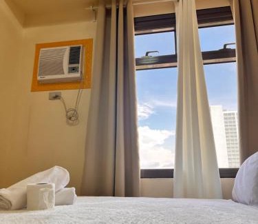 Pasay Apartment | Bayview near PICC CCP starcity OKADA Airport MOA