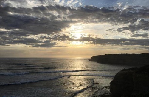 Port Campbell Apartment | Bayview no 2 - Next to the Beach