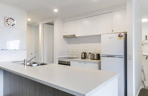 Lorne Apartment | Bayview Number Two - Classic Coastal Escape For Your Pet Too!