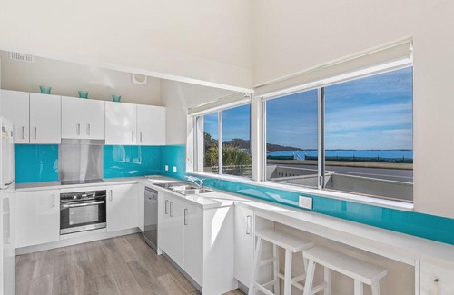 Nelson Bay Apartment | Bayview Towers Unit 13 Victoria Parade 15