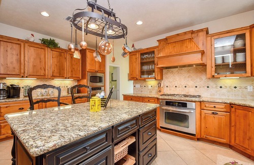Brenham House | BBB 23 acre Ranch, Designer TX chic, 5 min. Brenham, 10 min. Lake Sommerville
