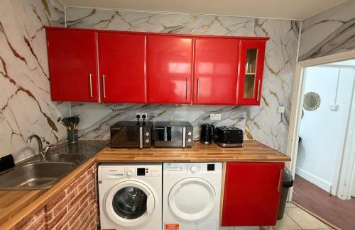 Dudden Hill House | BC-Spacious Quadruple Room in Wembley!