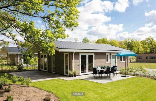 Beekbergen-Zuid Resort | BE Comfort 6 people - Three Bedroom Resort, Sleeps 6