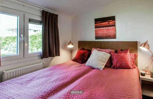 Beekbergen-Zuid Resort | BE Comfort 6 people - Three Bedroom Resort, Sleeps 6