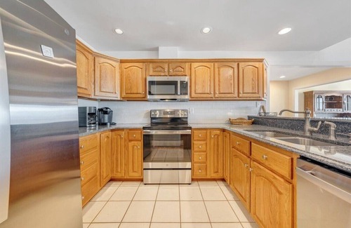 Smith Mountain Lake House | Be Our Guest - Big Lakefront Townhome!