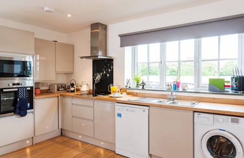 Truro Cottage | BE OUR GUEST COTTAGE, pet friendly, country holiday cottage in Truro