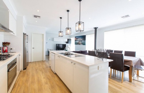 West Busselton House | Be Wowed By Bayou: Your Ultimate Escape
