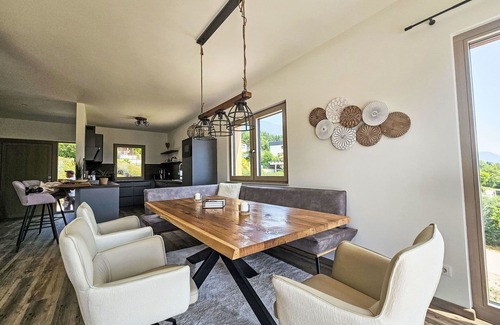 Tratten House | Beautiful apartment in villa for 6 guests with WIFI, TV, terrace and pets allowed