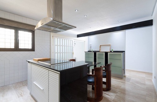 Las Palmas de Gran Canaria House | Beachfront House in Las Palmas with Terrace
