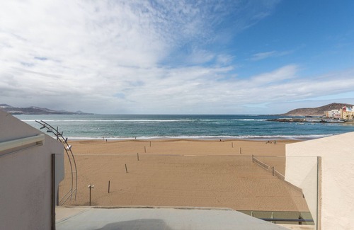 Las Palmas de Gran Canaria Apartment | Beachfront Home Las Canteras 3 - Sea Views Terrace