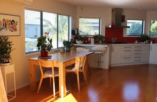 Mount Maunganui House | Beach access across road. Safe Patrolled beach. All day sun. Relaxed Vibe.