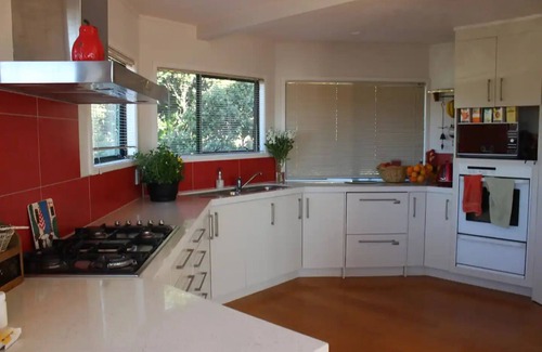 Mount Maunganui House | Beach access across road. Safe Patrolled beach. All day sun. Relaxed Vibe.