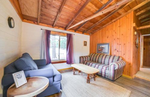 Levering House | Beach and Game Room Access Lakefront Levering Cabin