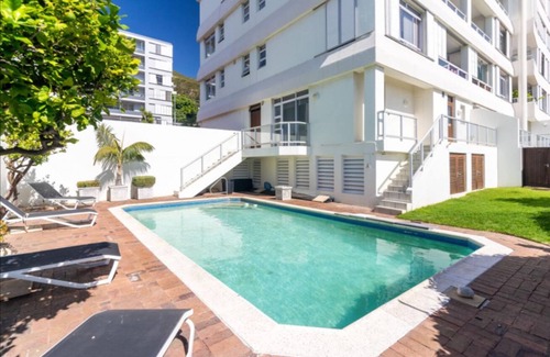 Sea Point Apartment | Beach and mountain views apartment