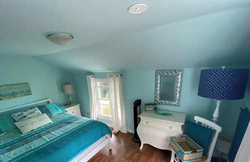 Dunnville Cottage | Beach and river front! Grand River and Lake Erie views!