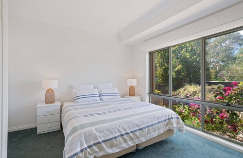 Cowes House | Beach and Trees Retreat by Ready Set Stay - Free WiFi and Near the beach