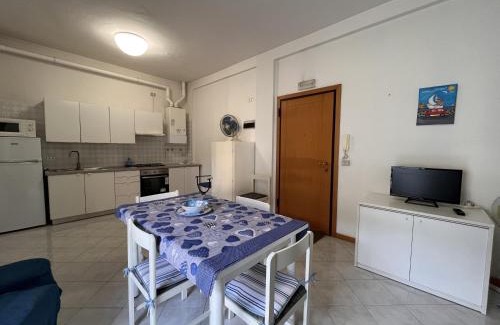 Cattolica Apartment | Beach Apartment Cattolica 2min to Beach AC w Parking - Il Lupo Affitta