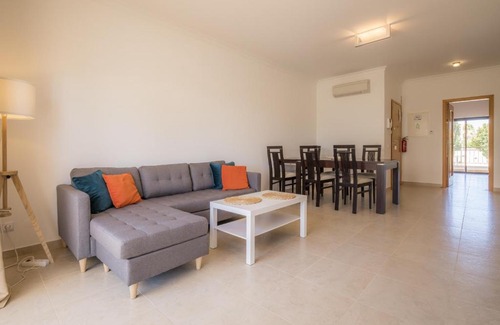 Porto de Mos Apartment | Beach Apartment with Pool in Porto de Mos, Lagos
